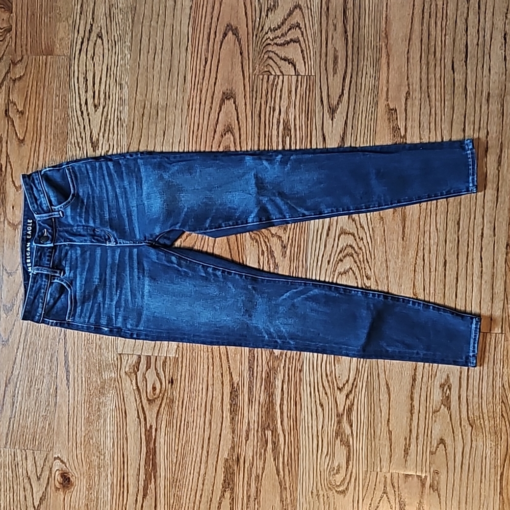 AMERICAN EAGLE Super High Rise Jegging, Dark Wash, Size 0 Short
